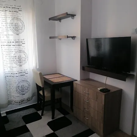 Guest House Plovdiv 게스트하우스 3*
